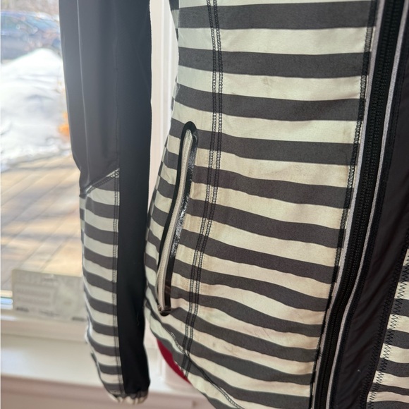 LULULEMON STRIPED RUNNING JACKET - Picture 2 of 12